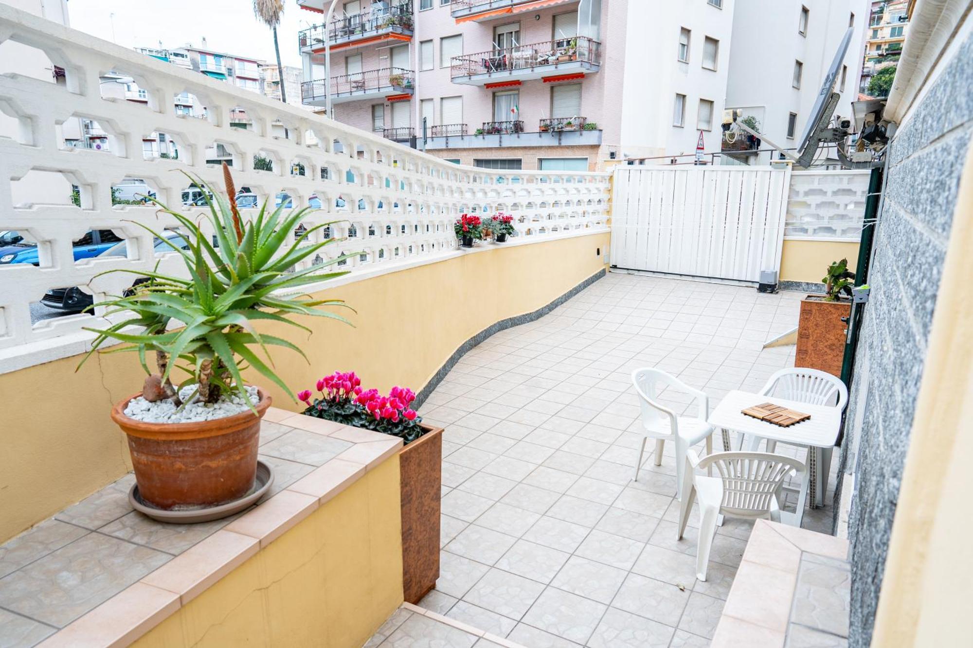 Casa Stefi Sunremo - Parcheggio Privato, 500 Mt Dalla Spiaggia San Remo Extérieur photo